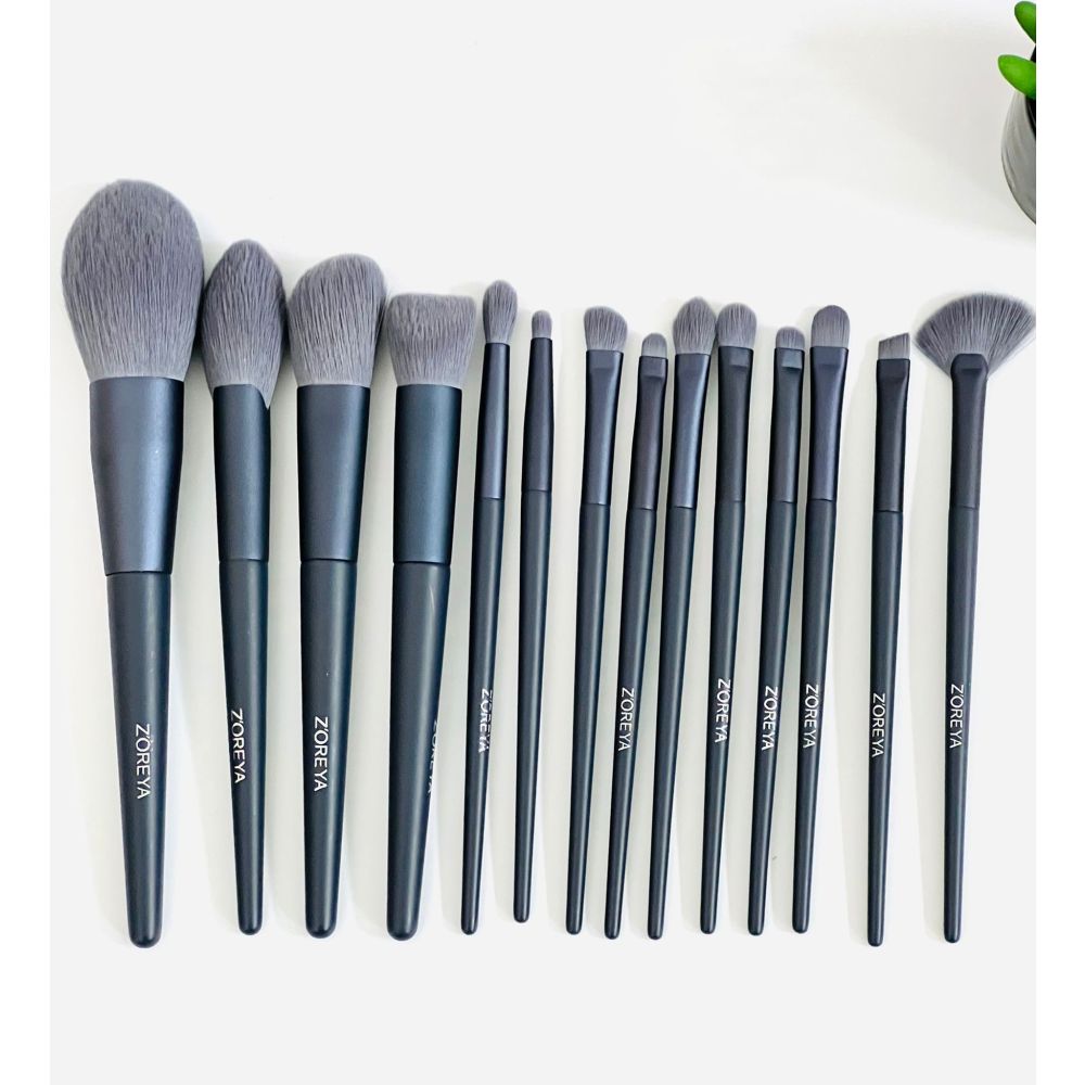 Set 14 pensule profesionale pentru makeup Zoreya de pe NAILSUP