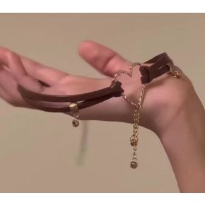 Lant din Piele Maro cu Accesoriu Inima Aurie